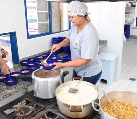 Prefeitura abre contratação de merendeiros por processo seletivo