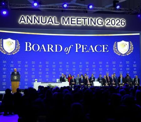 Em Davos, Trump oficializa Conselho da Paz e ataca a ONU