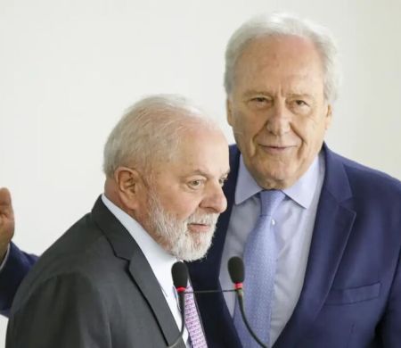 Contrato do Master com escritório de Lewandowski entra na mira da PGR