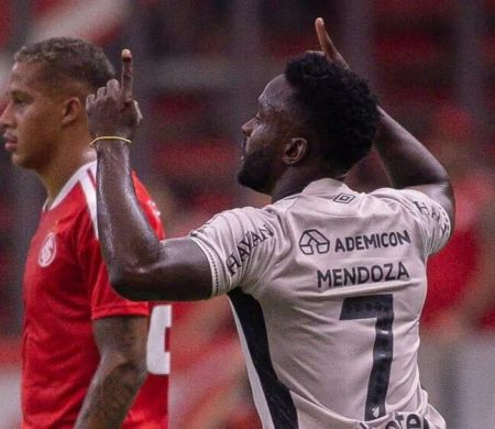 Athletico-PR vence o Internacional em estreia jogando fora de casa