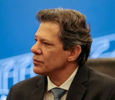 Haddad da total razão a Dino sobre suspensão dos penduricalhos