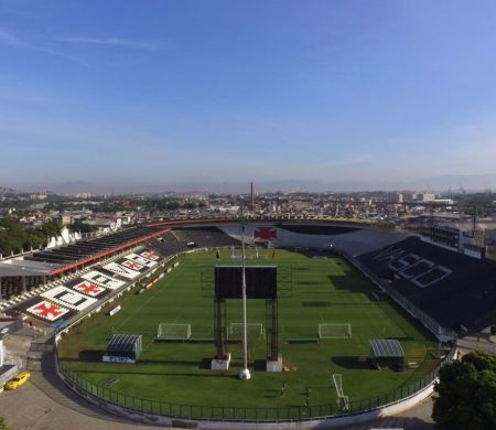 Vasco tenta garantir classificação contra o Botafogo em São Januário