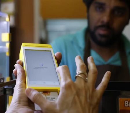 Em meio a ações judiciais, entram em vigor novas regras do vale-refeição