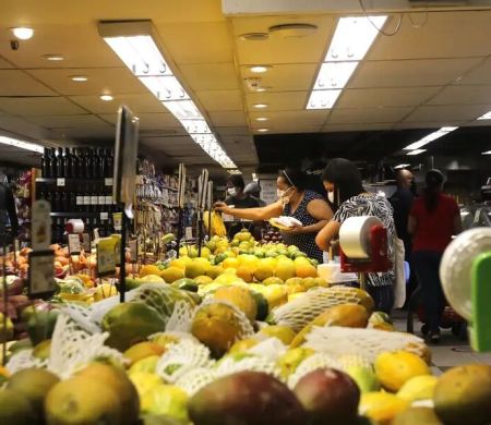 INPC de janeiro sobe 0,39% e acumula alta de 4,3% em 12 meses