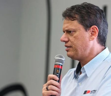 Tarcísio vai a Brasília para se reunir com quatro ministros do STF