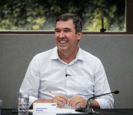 Pesquisa aponta alta aprovação do governador Riedel no Estado