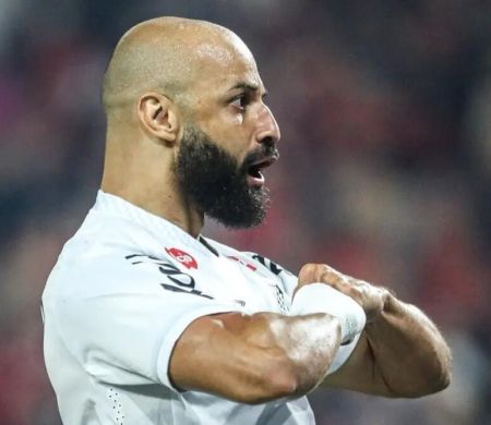 Santos leva gol no fim, perde do Athletico-PR e segue sem vencer no Brasileirão