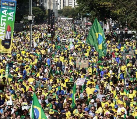 Ato na Paulista “fora Lula, Moraes e Toffoli” mobiliza multidão dia 1º de março
