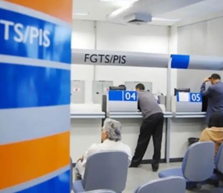 Governo começa a pagar abono salarial a partir desta segunda