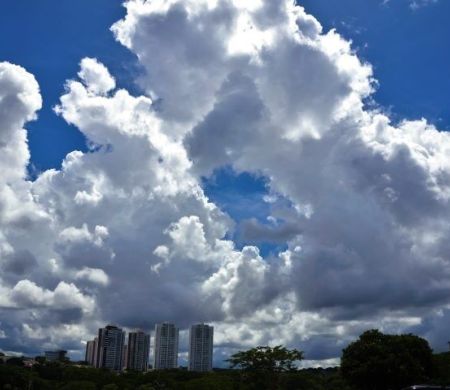 Quinta-feira será de calor intenso e possibilidade de chuva em MS