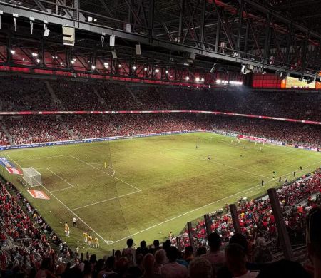 Em jogo atrasado, Atlhetico recebe o Corinthians na Arena da Baixada&nbsp;