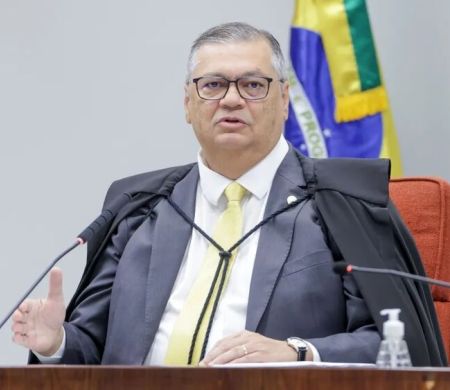 Dino proíbe criação de novas leis ou atos que visem garantir penduricalhos