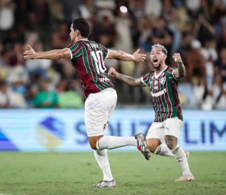 Fluminense bate Vasco em jogo com três pênaltis e vai à final do Carioca