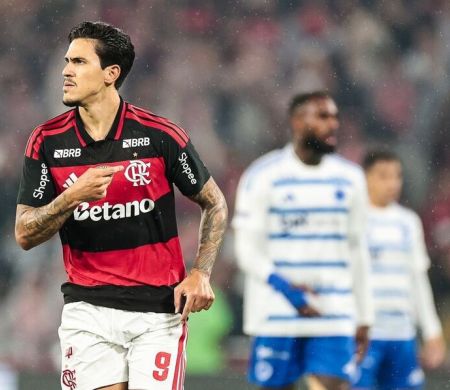 Pelo Brasileirão, Flamengo vence Cruzeiro por 2 a 0 no Maracanã&nbsp;