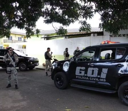 Condenado a 8 anos por tráfico, influenciador se entrega à polícia