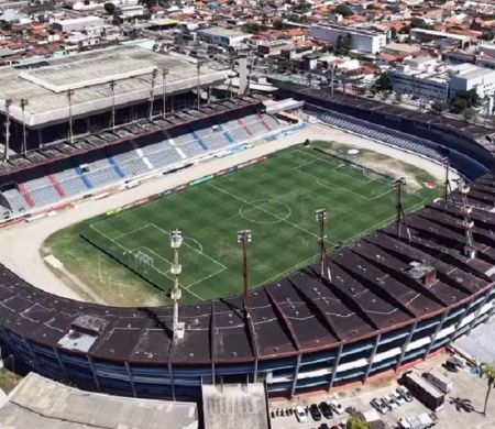 CRB e Figueirense fazem um jogo eliminatório pela Copa do Brasil