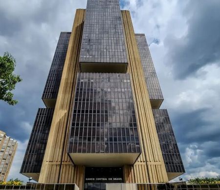 Banco Central corta taxa básica de juros para 14,75 ao ano