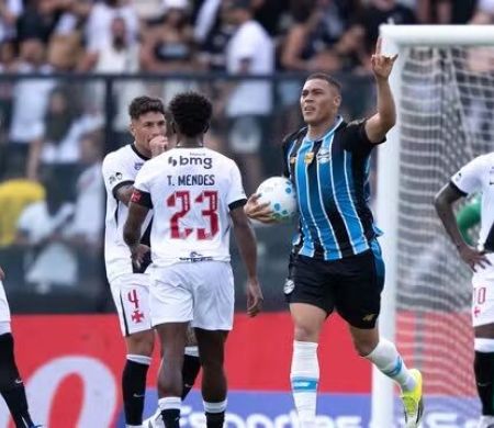 Vasco bate o Grêmio e segue invicto com Renato Gaúcho