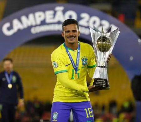 Por lesão, Alex Sandro é cortado e Ancelotti chama Kaiki, do Cruzeiro