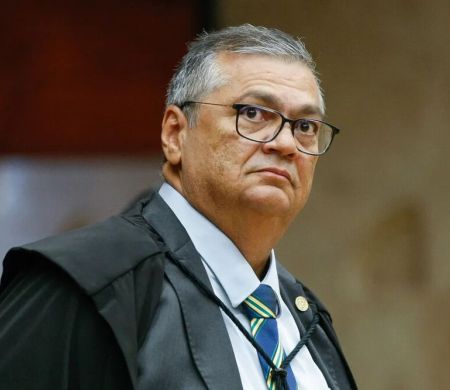 Oposição entra com denúncia contra Flávio Dino no Senado