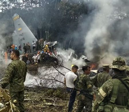 Avião militar com 120 soldados a bordo cai na Colômbia&nbsp;&nbsp;