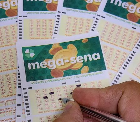Mega-Sena acumula e prêmio principal vai para R$ 45 milhões
