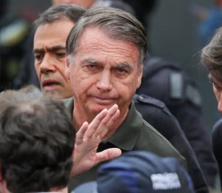 Boletim médico indica que Bolsonaro deve receber alta nesta sexta