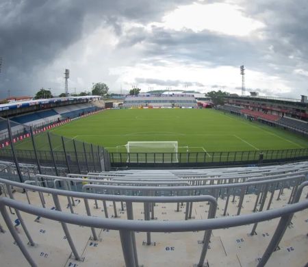 Sem vencer a seis jogos, Bragantino recebe o Flamengo&nbsp;