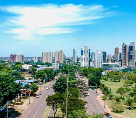 Domingo de calor e pancadas de chuva marcam o tempo em MS