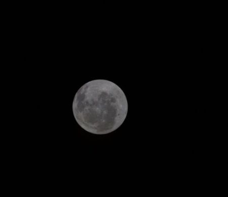 Nasa revela imagem inédita da Lua registrada por astronautas da Artemis II