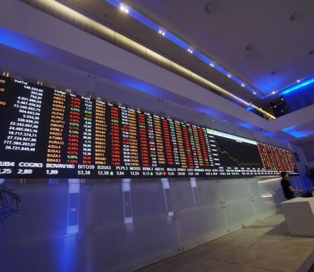 Bolsa fecha em queda sem sinalização sobre acordo entre EUA e Irã