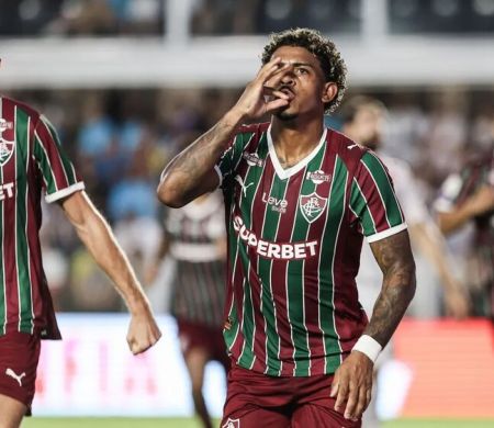 Fluminense vira sobre o Santos, que é vaiado na Vila Belmiro