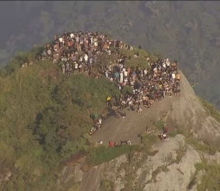 Cerco ao CV no Vidigal, Rio, deixa turistas 'ilhados' em mirante&nbsp;&nbsp;