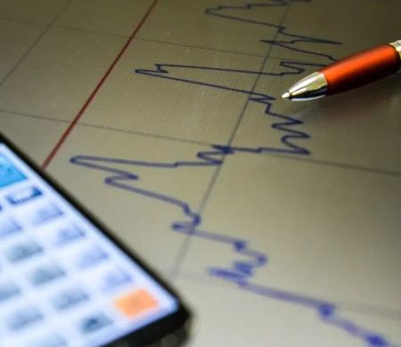 Mercado prevê inflação de 4,86% em 2026, afirma boletim Focus