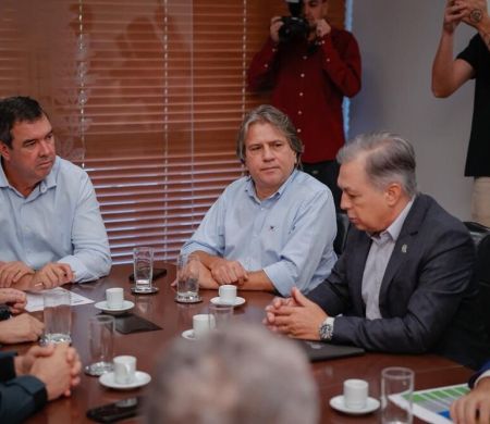Caravina articula e governo garante promoções e cursos a militares