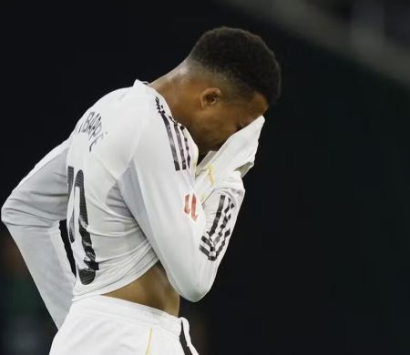 Comportamento de Mbappé cria desgaste com o elenco do Real, diz jornal&nbsp;