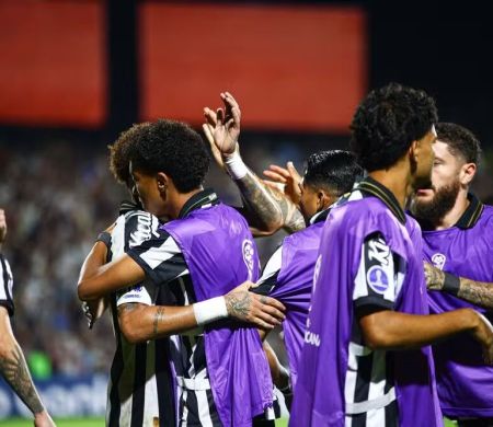 Neymar pede desculpas a Robinho Jr. e zera treta entre os jogadores do Santos