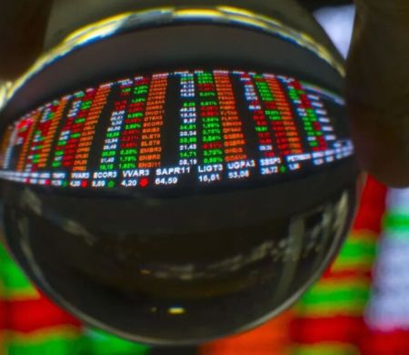 Com guerra e balanços corporativos no radar, bolsa e dólar sobem