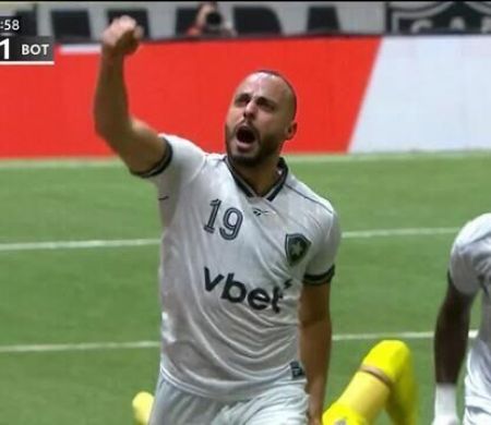 Botafogo empata com Atlético-MG nos acréscimos pelo Brasileirão