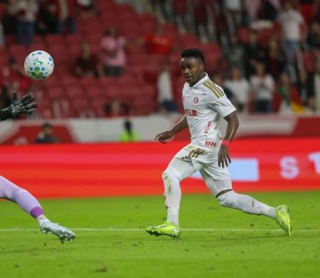 Internacional goleia Vasco no Beira-Rio com brilho de Carbonero e Bernabei