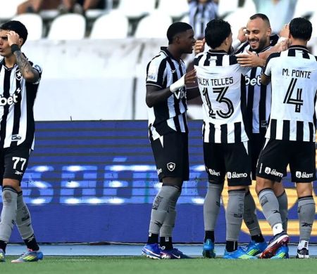 Com Barboza e sem Danilo, Botafogo divulga relacionados para a Sul-Americana