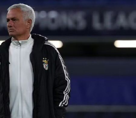 Mourinho faz acordo para dirigir o Real Madrid, afirma jornalista&nbsp;