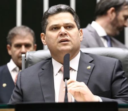 Alcolumbre promete a prefeitos derrubar o veto que prejudica municípios
