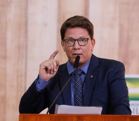 Frias diz estar à disposição para encontro 