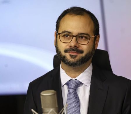 Governo estuda contratar mais via MEI após fim da 6x1&nbsp;