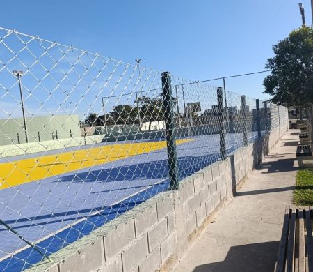 Prefeitura de Bataguassu revitaliza quadra de esportes da Praça Helena Vitiritti
