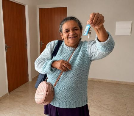 Moradores recebem as chaves de apartamentos do residencial Jd. Antártica&nbsp;