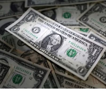 Dólar abre em queda após proposta de tarifa dos EUA às importações do Brasil