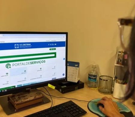 Detran libera licenciamento e parcelamento digital de débitos