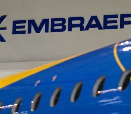 Sobe 5% ação da Embraer após novo pedido de aeronaves da Azorra